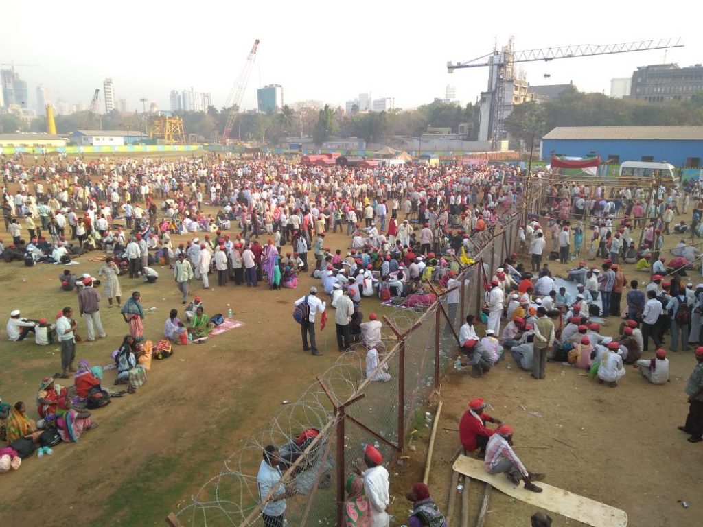 The farmers who launched the long march six days ago were led by All India Kisan Sabha. 